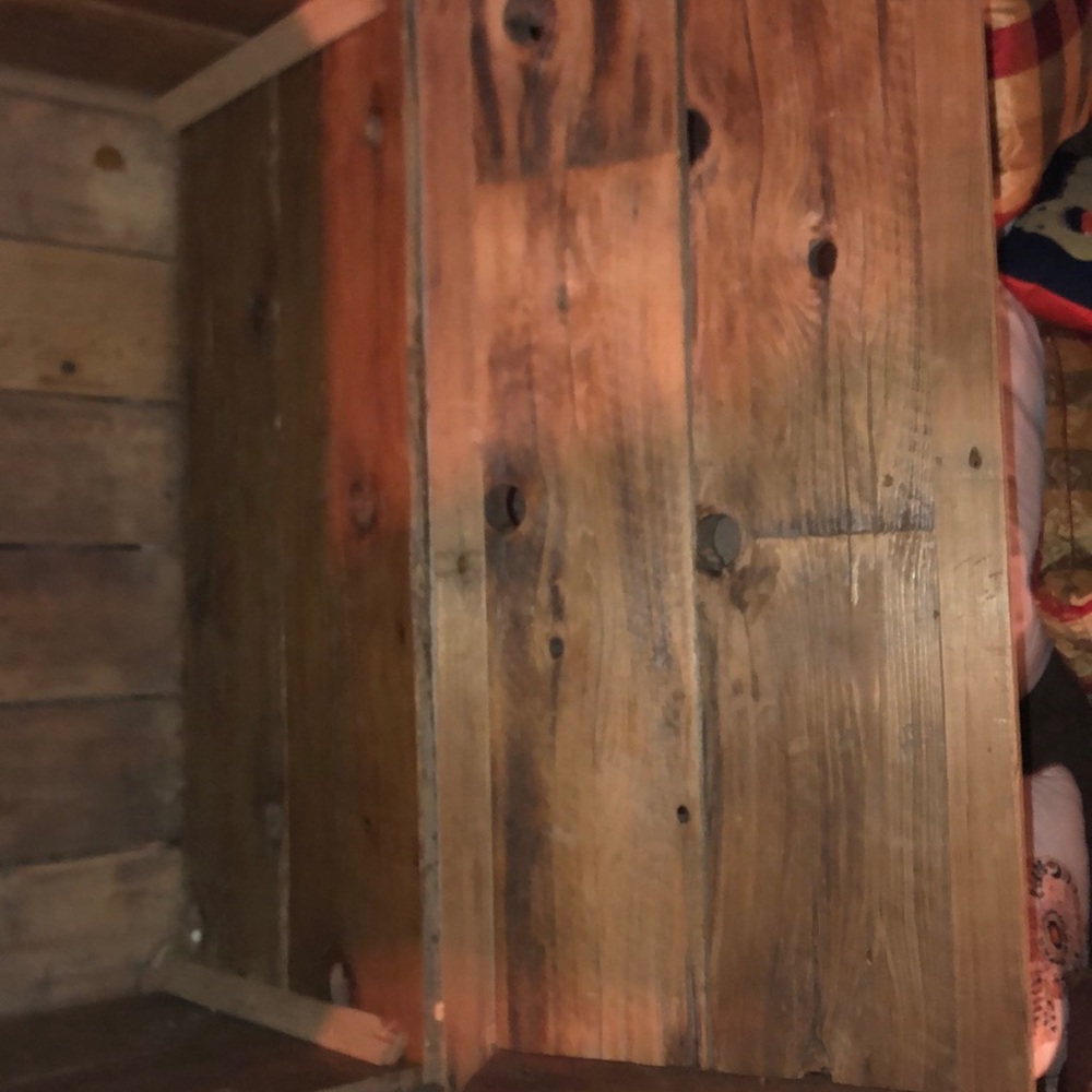 Cedar Chest - Picture 9 of 11